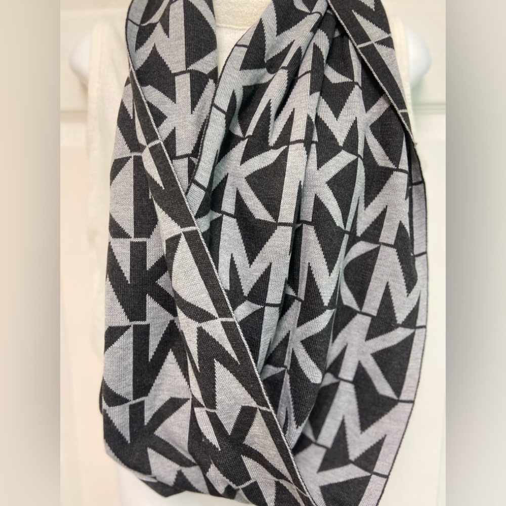 NWOT Logo infinity ♾️ scarf